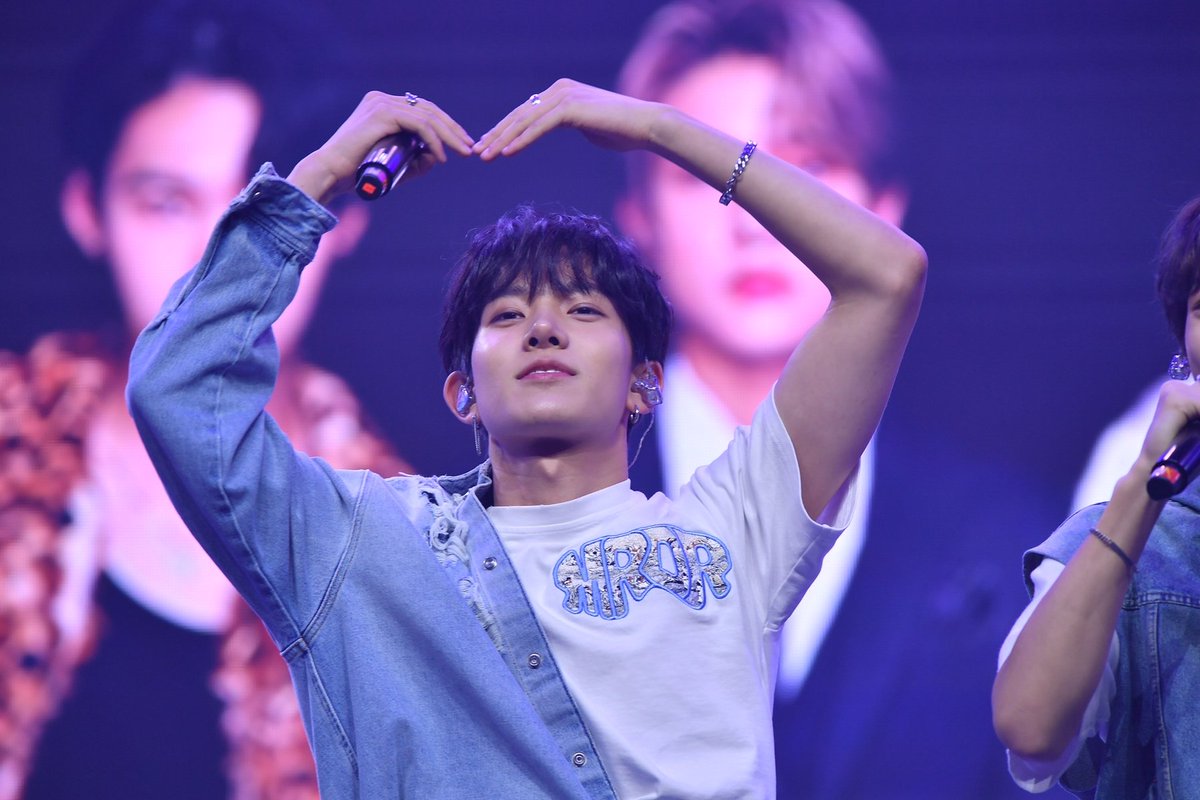 TheBigDome's tweet image. "Manners make a man" - Lee Heeseung, 2022

#ENHYPENinMANILA #ENHYPENWITHBYSPH #ENHYPENatTheBigDome #ENHYPEN #TheBigDome