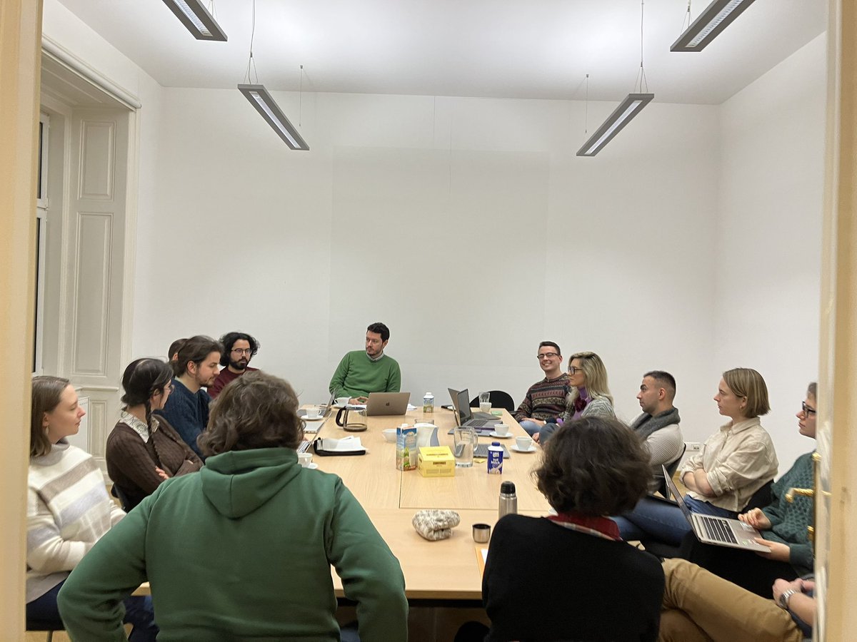 o_aleksandros's tweet photo. Yesterday, the first out of three reading sessions of this academic year: the members of @dshcs_univie and @medstudCEU @ceu_cems in a lively and productive discussion on ‘Romanness’ as a cultural and/or ethnic identity in Byzantium, hosted at @univienna. Stay tuned! 👌📖🎄 https://t.co/1DpPhAhtAy