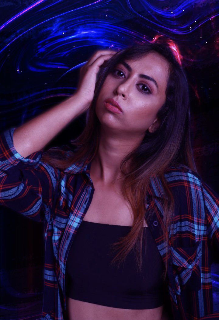 djsidero's tweet photo. Happy December!!

#favseasonoftheyear #wintervibes #femaledj #femaledjindia #djslife #djsidero https://t.co/PF3pXSaGPp