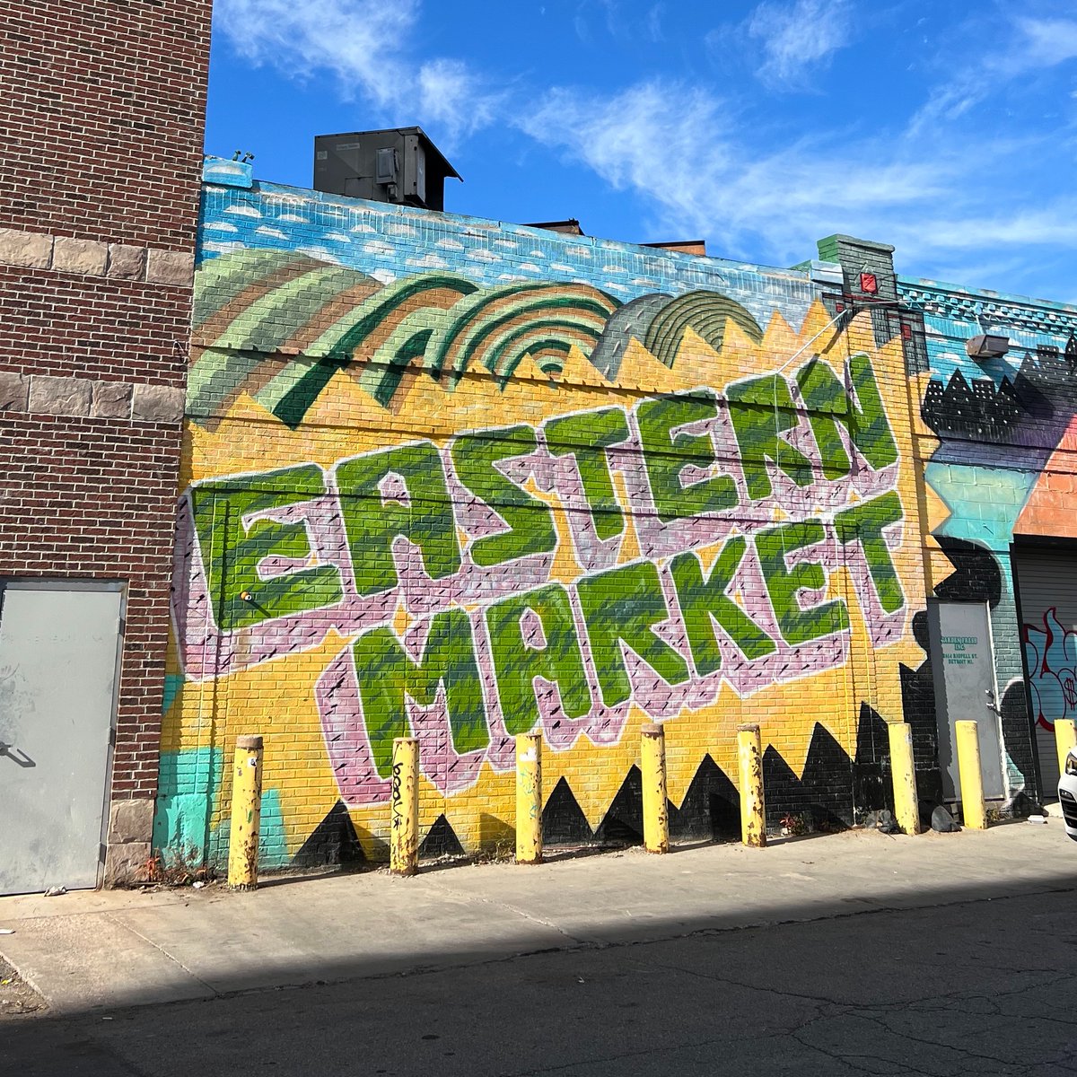 EasternMarket's tweet photo. Saturday starts here. Open until 4 PM! 🌤 https://t.co/QCiQea9i7p