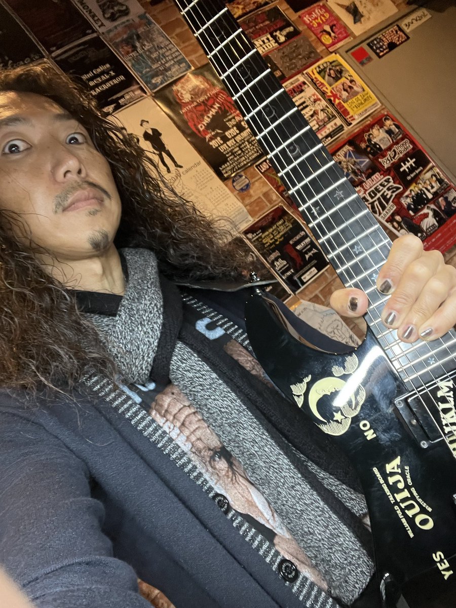 kh38's tweet photo. スタンバイ出来ました
#HATTALLICA20周年ツアー
#名古屋　#UNLIMITS大須　#metallicats #espguitars https://t.co/cANAXgjfRn