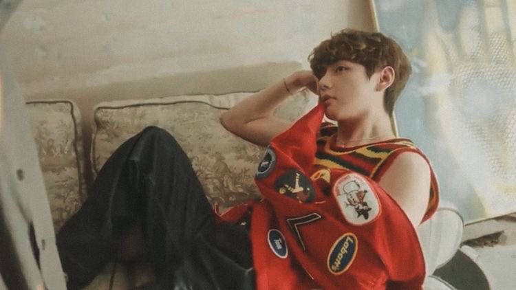 Taehyungimpact's tweet image. this taehyung is so hot 🫠 he definitely ate this photoshoot