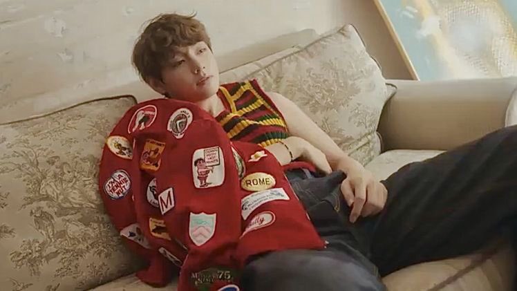 Taehyungimpact's tweet image. this taehyung is so hot 🫠 he definitely ate this photoshoot