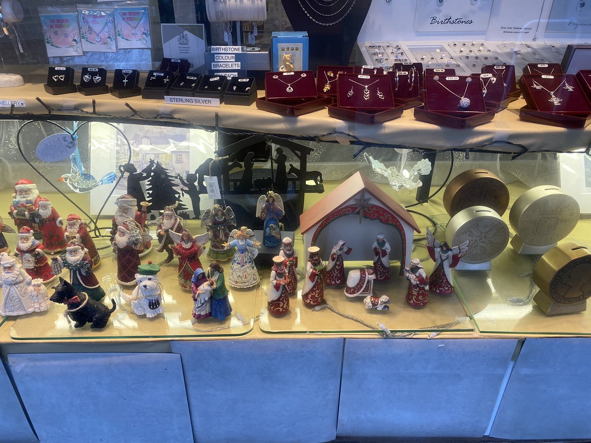 BoormansJ's tweet photo. We will be open until 5pm on Saturdays until Christmas. That’s an extra hour to come and get your Christmas gifts, Jewellery and Christmas decorations!! #ChristmasGift #JimShore #WillowTree #Nativity #FairTrade #OpenTill5 https://t.co/j3oWnBn96O