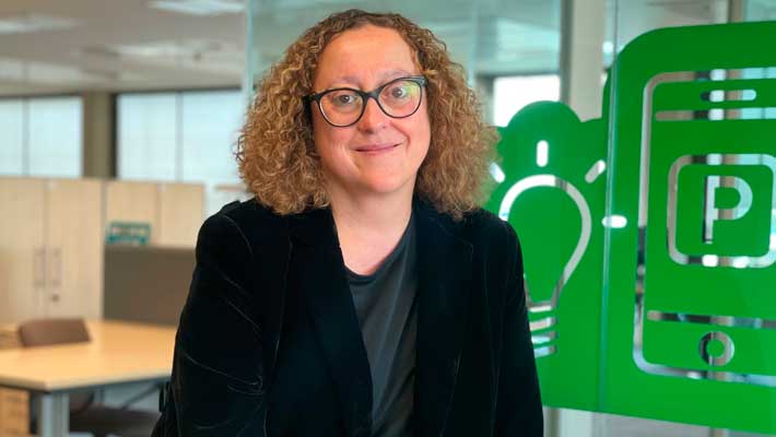 Dircomcat's tweet photo. 🅿️ “Amb #Geever, en tres anys hem reduït del 20% dels desplaçaments absurds que genera l'#ecommerce al 10%”
🗣️ Elena @BarreraAguirre, responsable de #Comunicació i Relacions Institucionals de @saba_media, en una entrevista de @Dircomcat
https://t.co/LcKVAkicZh https://t.co/h1lLMWitGN