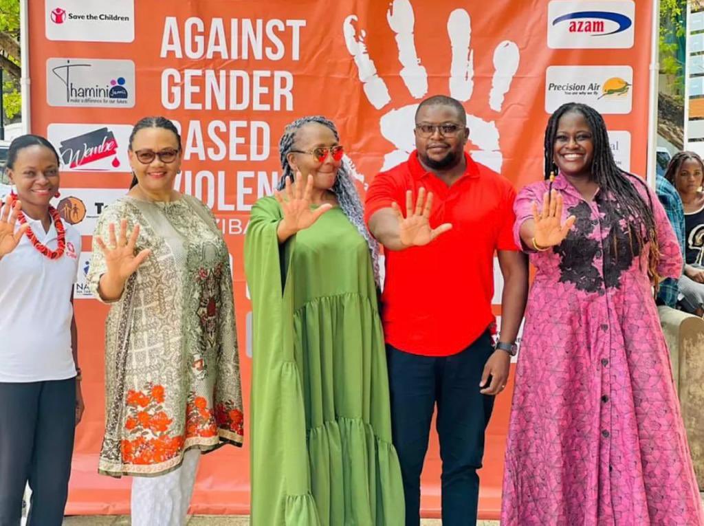 UKinTanzania's tweet photo. We’re in Zanzibar today for #16DaysOfActivism! 🧡

Our Development Director Kemi Williams is joining #AGBVConcert2022 highlighting the 🇬🇧 child protection Taskforce doing great work here in 🇹🇿

The 🇬🇧 is proud to be supporting a great event, bringing awareness to #EndGBV 🖐️ https://t.co/Eo2mxNYz7t
