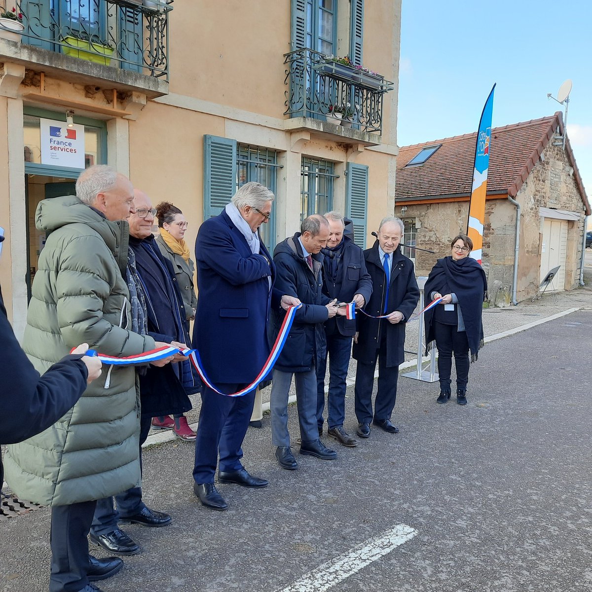 Saulnier_Ber's tweet photo. Inauguration ce matin de  #Franceservices  et espace numérique #Côtedor à #Vitteaux . Grâce à ce partenariat #Poleemploi est plus proche ↔️ de chez vous. https://t.co/Q3tgcb6zPD