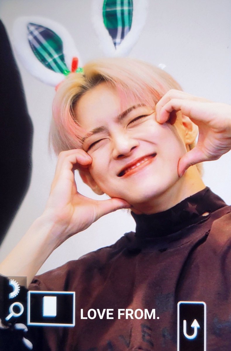 LOVEFROM405's tweet photo. 221203 #빅톤 #VICTON #정수빈 #수빈 https://t.co/c4iUSwonod
