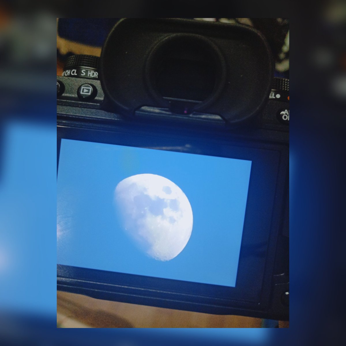 再放一次外拍的照片
雖然那個同學目前因為一些事情
在不爽我QwQ
我認真的道歉了
結果被說道歉訊息越看越不爽😥
放個剛才出門拍的月亮(´・ω・｀)
第二張跟第三張是不同時間拍的哦
第三張是下午5點
天還沒黑的時候拍的🤣🤣
出門想說看一下天空有沒有雲
結果看到月亮已經出來了
就去拍了(σﾟ∀ﾟ)σ..:*☆ https://t.co/AXjbAq3VWC