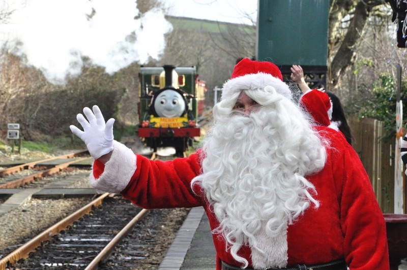timeenough_im's tweet photo. Christmas Trains 2022 #Timeenough #IsleofMan #Children #Christmas #Electric #Events #Family #Festive #NewYear #Party #Santa #Steam #Trains #Vintage

https://t.co/LDNSALIH0r https://t.co/u43ucHgLoQ