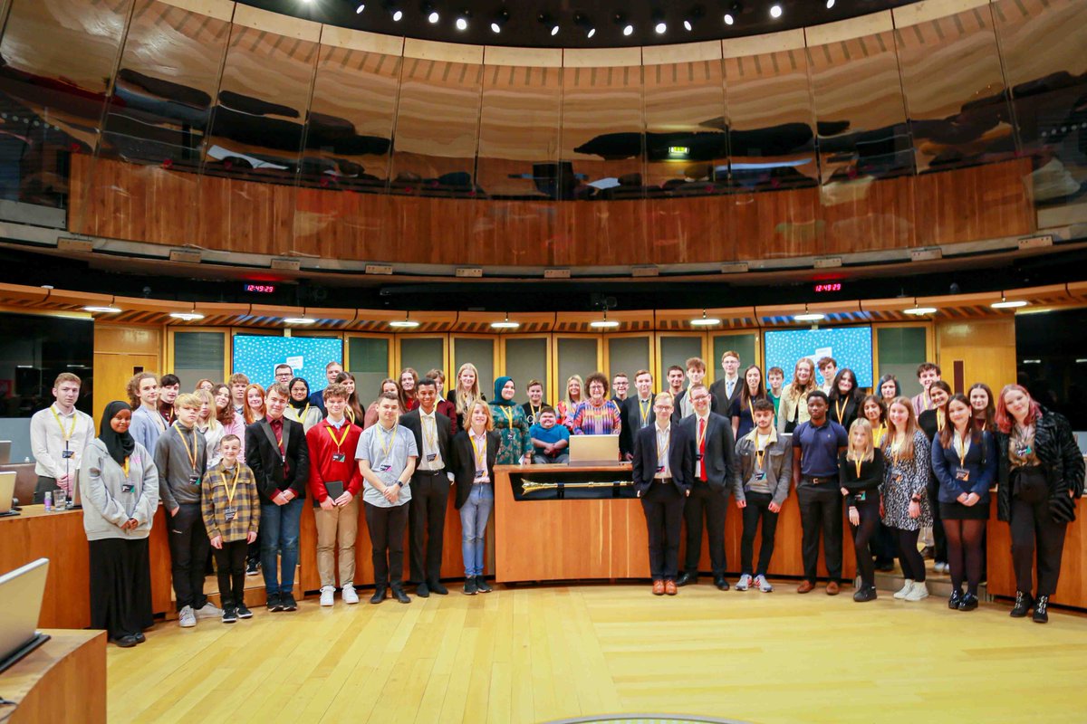 SeneddIeuenctid's tweet photo. Mae'n wythnos ers ein penwythnos Preswyl! Ble mae'r amser wedi mynd?

Cofiwch, gallwch wylio ein sesiwn ar Senedd TV a dysgu mwy am y gwaith rydym yn ei wneud i helpu pobl ifanc yng Nghymru.

👇

https://t.co/tHl0pEo13S

#SeneddIeuenctid #Senedd https://t.co/OiTdnu6UVE