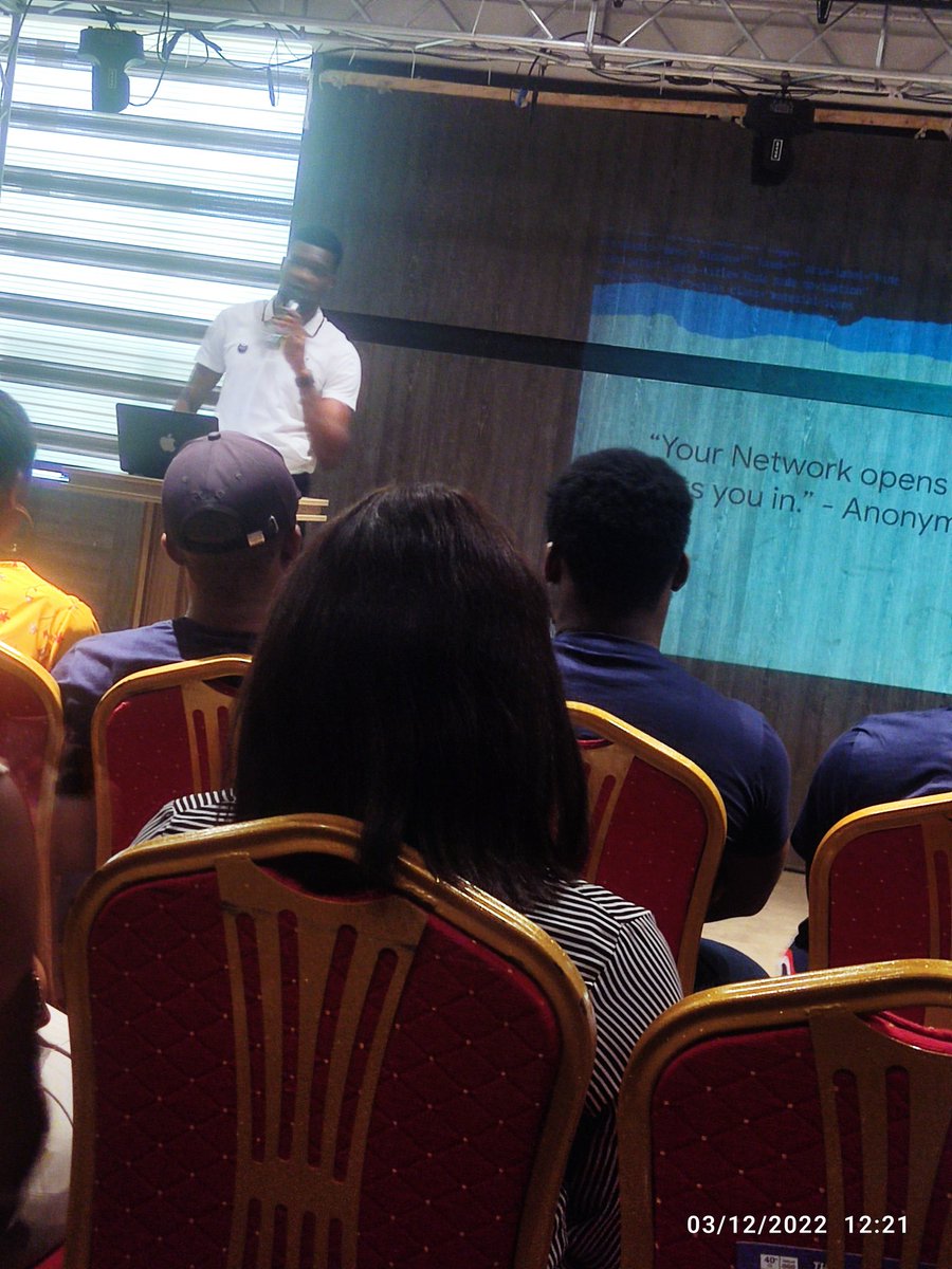 connell_dot_py's tweet image. "Your network opens the door, your skill let you in"
@_tappiii
#devfestenugu
#DevFestEnugu22