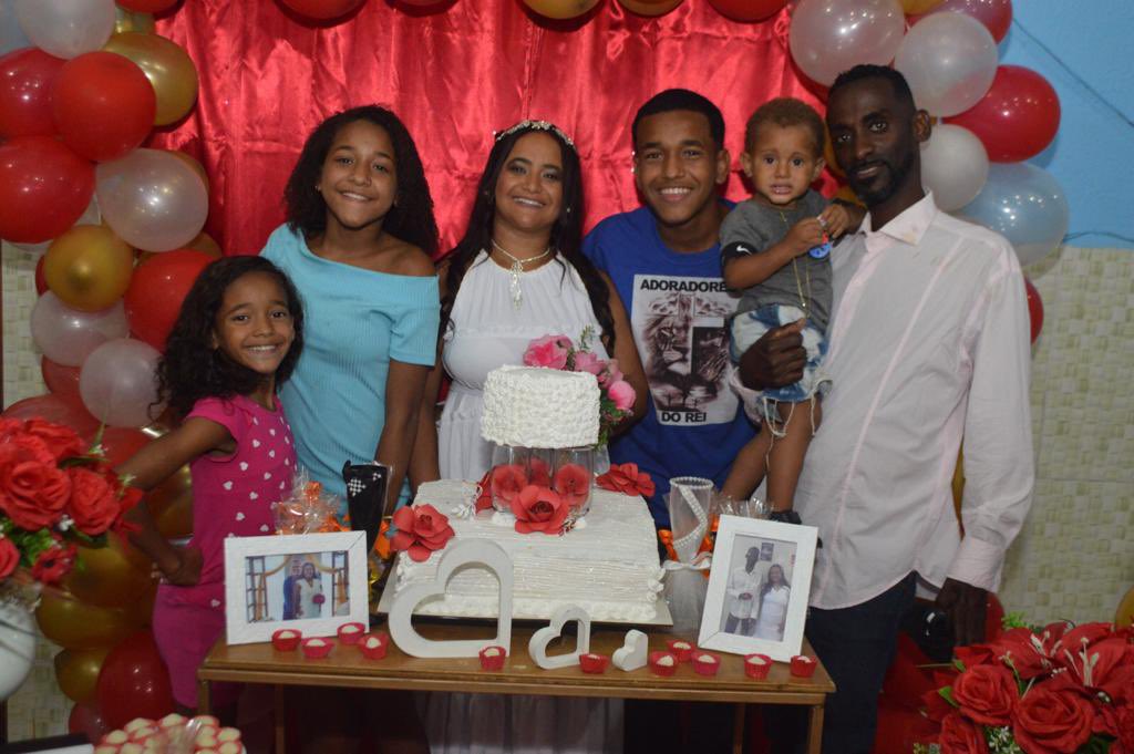 silva_cilla's tweet photo. Minha família meu bem maior,uma semana da nossa vitória Meu casamento Deus ele faz o impossível acontecer, não tem ninguém que impedi o agir de Deus !!!!!🙌🏻🙌🏻🙌🏻🙌🏻🙌🏻🙌🏻💍💍❤️ https://t.co/aFEH3VcWd3