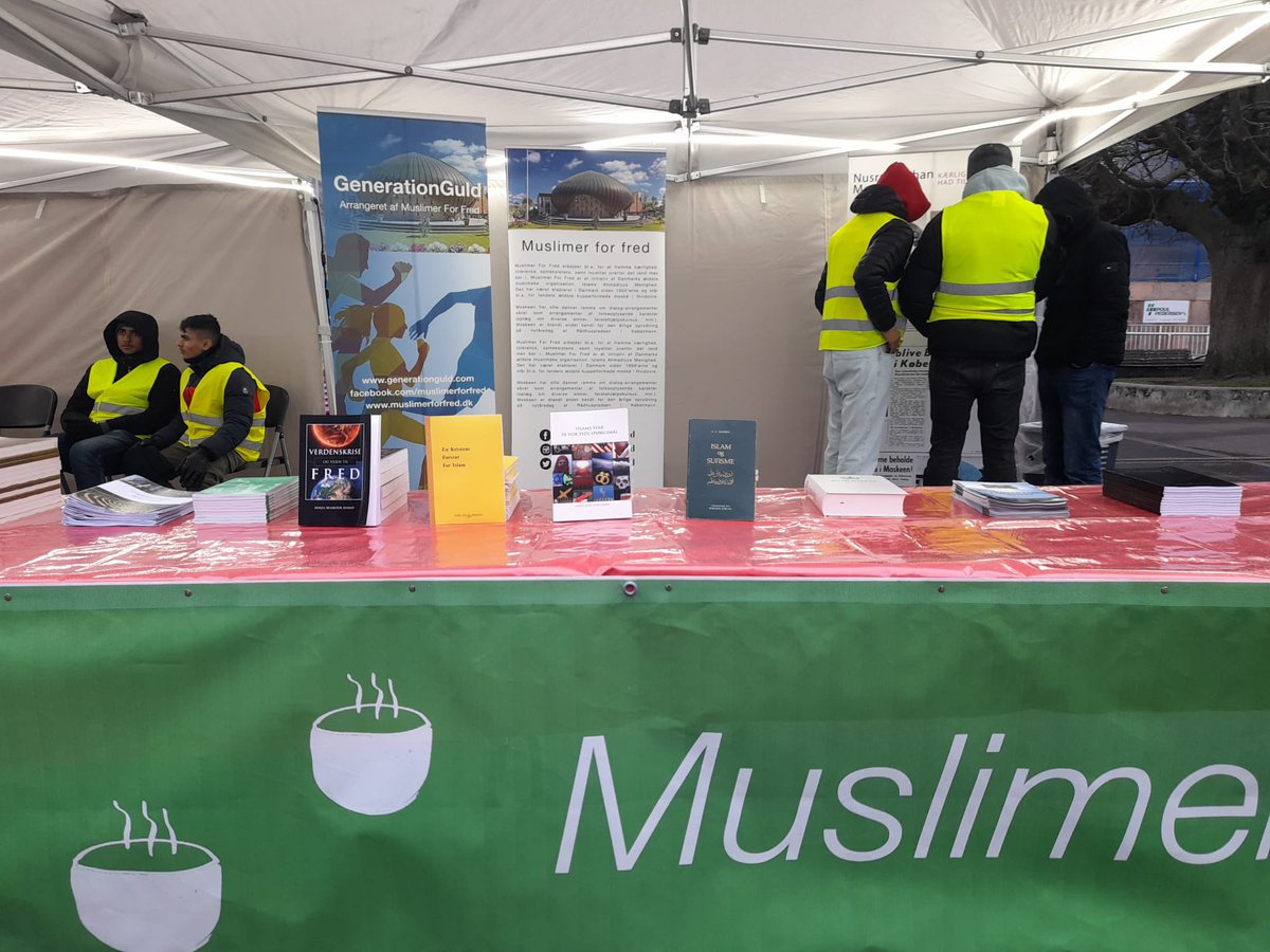generationguld's tweet photo. #generationguld er til sted i Århus for at samarbejde med årligt #vildmedsuppe arrangement tilrettelagde af @Muslimer4fred 
Vi skal til Ålborg imorgen og bagefter til Odense og endeligt til København

#godjul
#kærlighedtilallehadtilingen https://t.co/c5aHnfC0VL