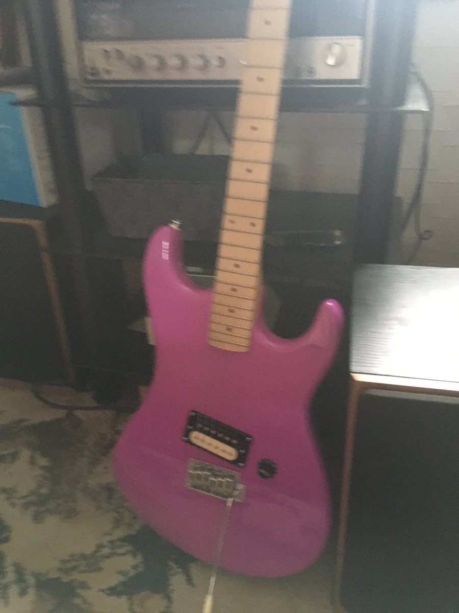 intheshedbrian's tweet photo. So I was hoping as they said following day delivery to have this last night to have shown @realjohnnybeane @johnnybeanetv and show everyone who has helped me find a guitar πΈ so what did I finally get well with advice from Robbie , Amanda , Johnny and all of you I got this. https://t.co/ov4p4Bla8S
