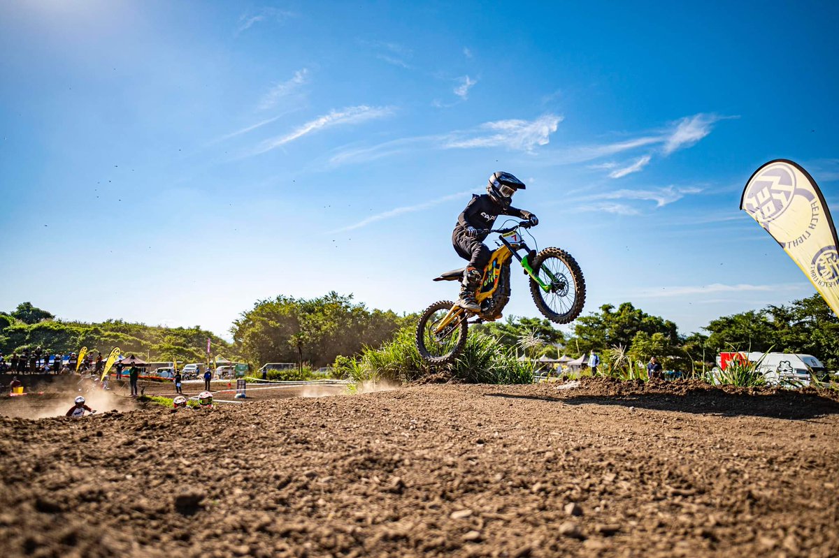 Wave_Factory's tweet image. #モトクロスしませんか　
#Jonit Kisarazu Laboさんが皆様ご注目な #サーロン をお持ち頂けます😳✨✨✨
さらにこのサーロン、まさかの試乗車…
お乗り頂けちゃうのです‼︎

是非エントリーしてサーロンも体感してみてください‼︎‼︎‼︎