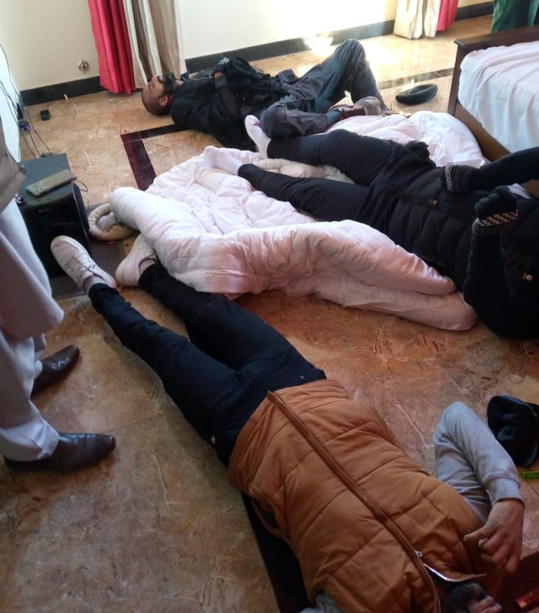 AliChouhdary81's tweet photo. #BREAKING
#Pakistan: 3 people who were found unconscious in a #hotel in #Murree died in hospital'; four people were found unconscious in a hotel near #lowertopa area of Murree, 3 died on reaching the hospital, one in critical condition';
@pakustv #NYC #Tourists #Rawalpindi https://t.co/IhrBdUp2AI