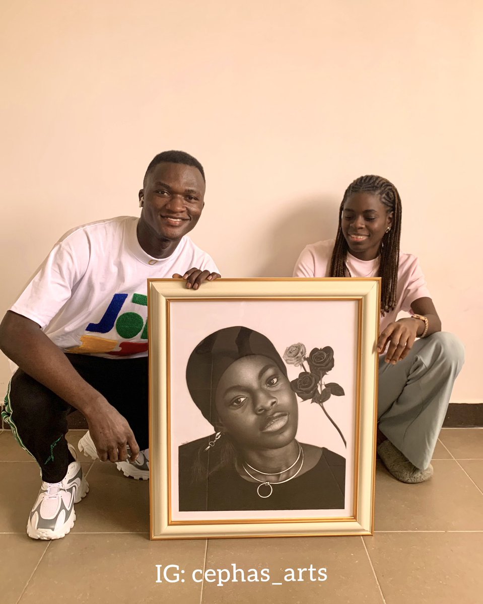 cephas_arts's tweet photo. I presented a beautiful charcoal drawing to @korty_EO .🤩

Kindly retweet.🙏

#ASUU #FIFAWorldCup2022 Referendum Big Wiz #BiafraExit Olaiya Igwe #IPOB Baddo Pastor Paul My President Anambra Akpororo MC Oluomo Amin Mohammed Instablog Dunsin Oyekan More Ego Ghanaians Vector Chinwo https://t.co/pub66ljJto