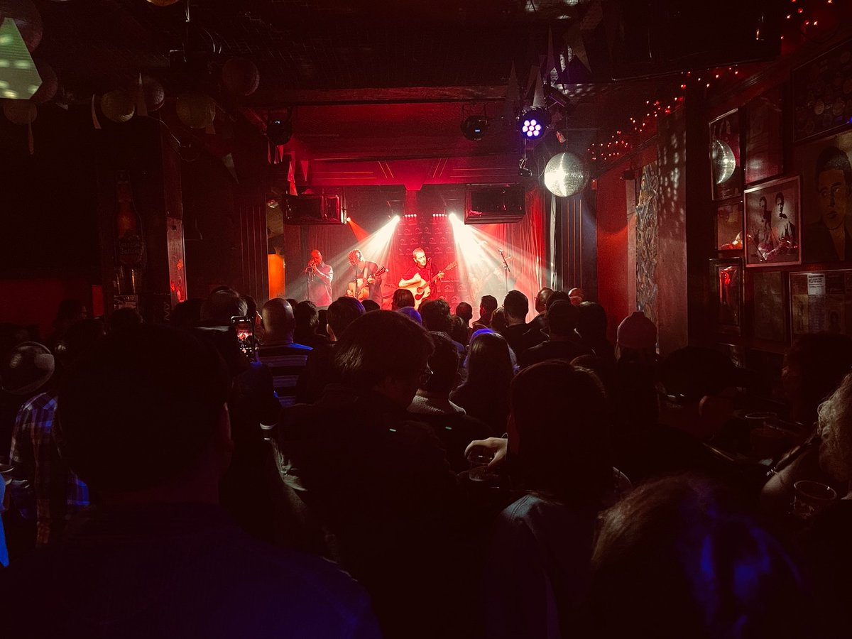 showbody's tweet photo. Reinvigorating times at @nightanddaycafe last night with the venue being everything it’s supposed to be.
Big love to @PiccadillyRecs @michaelheadtreb @TheOrielles @ _tvam @PastaPaul Kickin’ Pigeon @JASONBOARDMAN1 Luke Una
#SaveNightandDay https://t.co/f2EUbWRB9J
