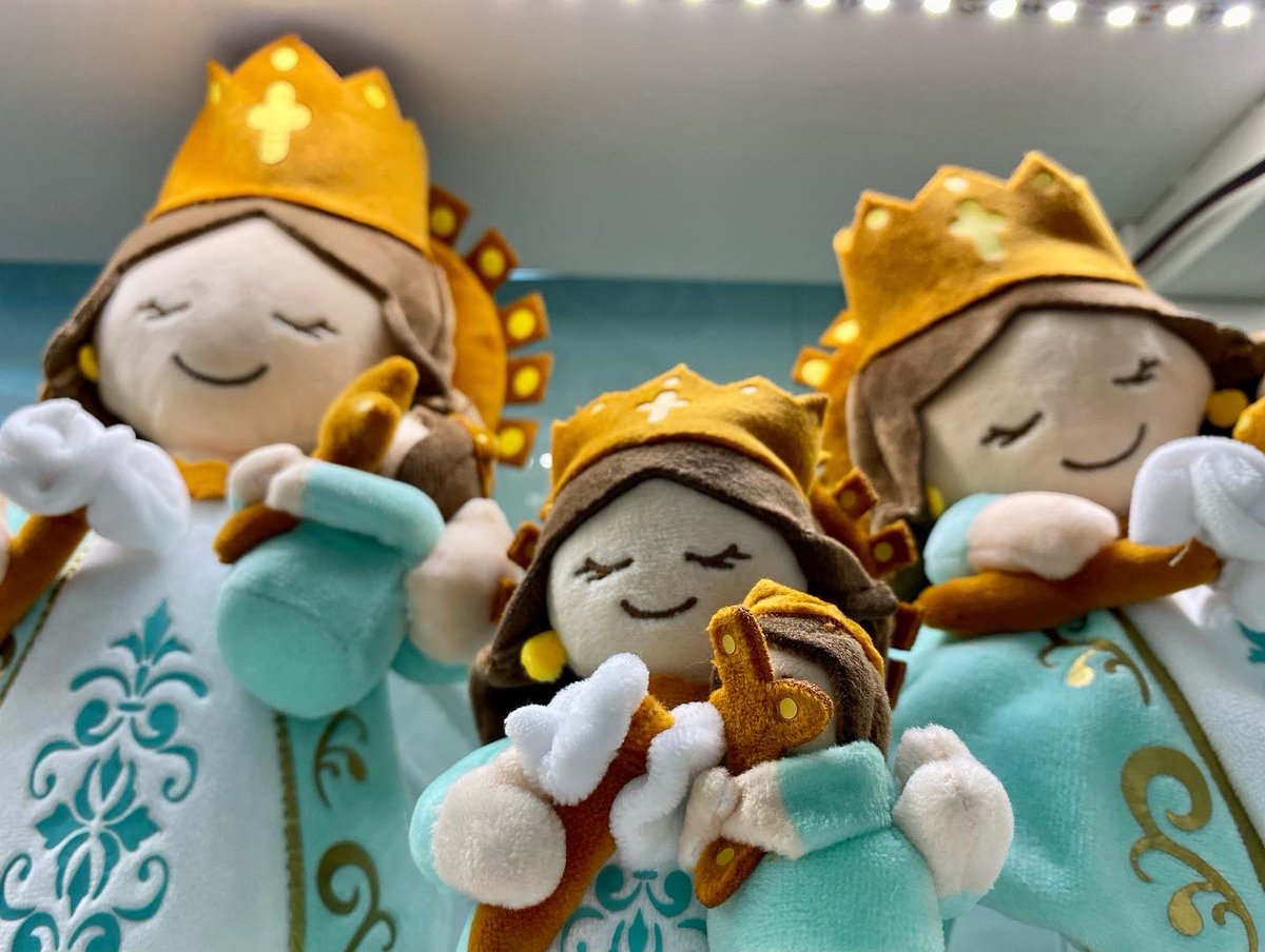 MuseoSeda's tweet photo. En la tienda del museo tenemos estos peluches tan especiales de la Virgen de los Desamparados 😍

👉🏼 Visítanos y llévate el peluche grande, el pequeño o el doudou. Es ideal para los más pequeños de la casa ☺️

#Valenciaesseda https://t.co/eOYHbuVPfQ