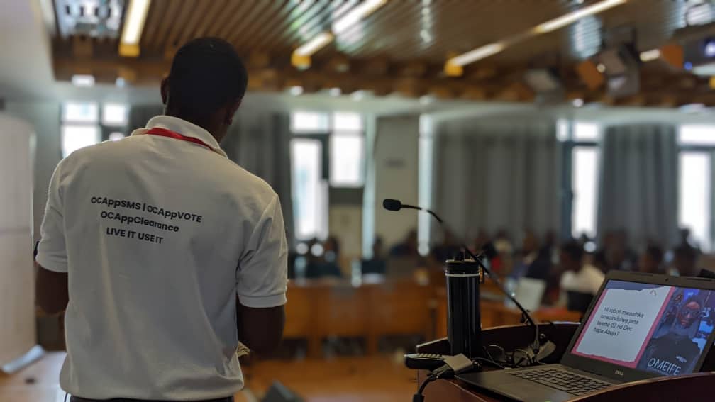 karimnyumba's tweet photo. Before lunch we had a wonderful presentation from @kylemutta, an entrepreneur and the CEO of OcApp.
His drive to transform the #Tanzania dev community is inspiring, particularly by focusing on solving local problems with a global mindset as @justinecodez insisted. https://t.co/GXu8SbUSpG