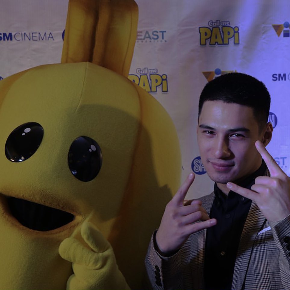 albieconcepts's tweet photo. why so cute alans 🍌🌝 https://t.co/Z2bZ19fKdV