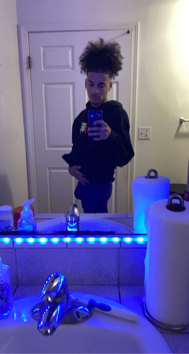 Rosebuddapacman's tweet photo. Add me on Snapchat! Username: ctmrose https://t.co/WxjSUOHTLG #horny #snap #solo #couple #paypig #straight #gay #bi #Bakersfield #dm #cashapp #snapchat #buyingcontent #sellingcontent text me 😩 https://t.co/J8URE8mSQc