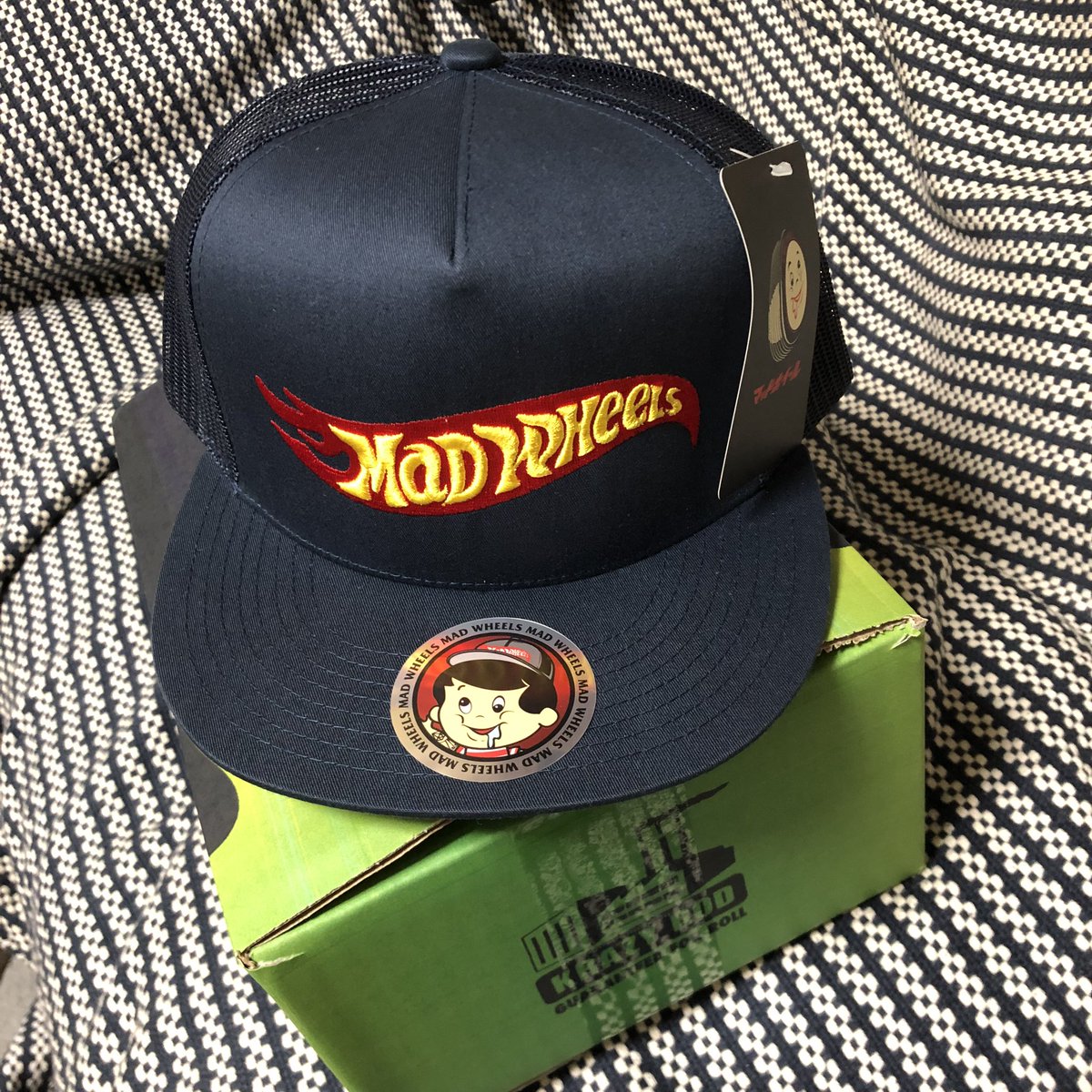 chavdai_works's tweet photo. かっこいい箱に入って届きました。
MAD WHEELS CAP
 いやぁ〜イイわぁ気に入った！
#madwheels
#krazyrod https://t.co/P58CHr7pux