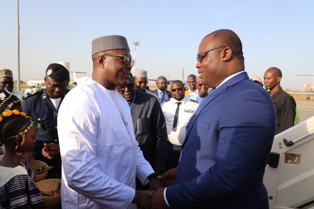 GouvMali's tweet photo. Le Premier ministre par intérim le Colonel Abdoulaye Maïga et ses homologues de Guinée, S.E.M. Bernard Gomou, de la République Islamique de Mauritanie, S.E.M. Mohamed Bilal Messaoud et de la République du Sénégal, S.E.M. Amadou Ba, sont arrivés, ce samedi 3 décembre 2022 à Kayes. https://t.co/9zCvBqaeNP