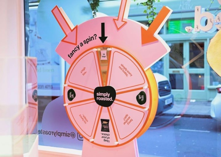 PR_Examples's tweet image. London’s first ever crisp pick ‘n’ mix pop up shop.

Great idea by #simplyroasted crisps