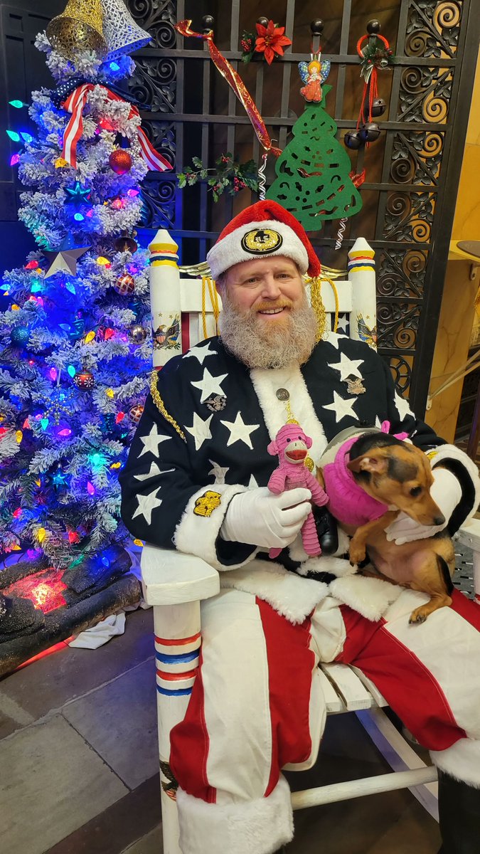 Patriotic Santa will be at the Monument today from 11am to 1pm. Take a free picture with Santa on your own device. 

Monument open daily 10am to 5:30pm.
