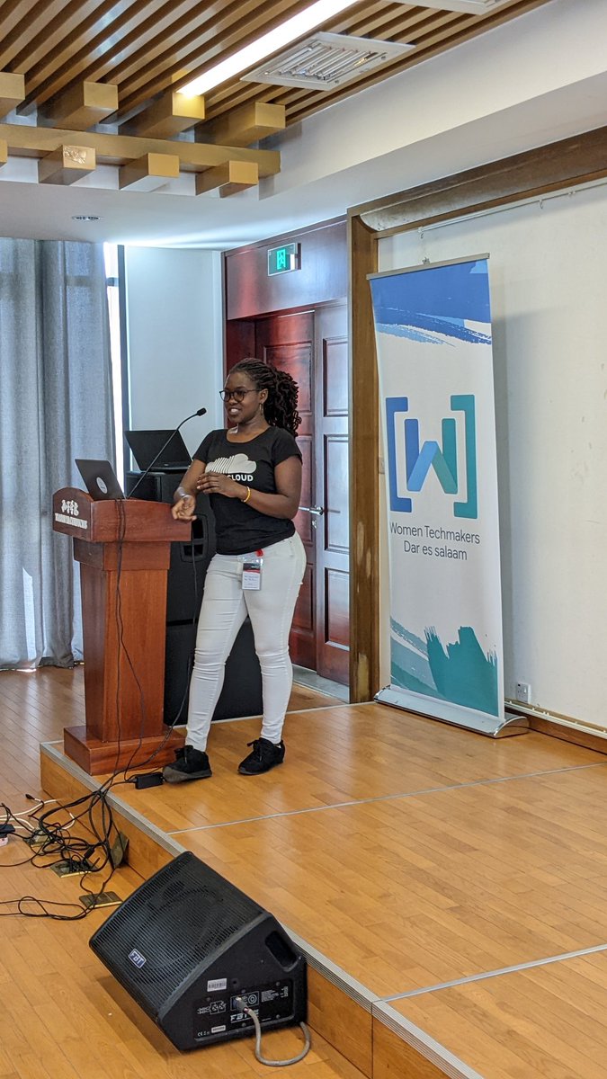 GDGDarEsSalaam's tweet photo. Automating Android UI tests with firebase by @Monicoyugi #DevFestDar22 #DevFestDar https://t.co/5maBHgS1b5