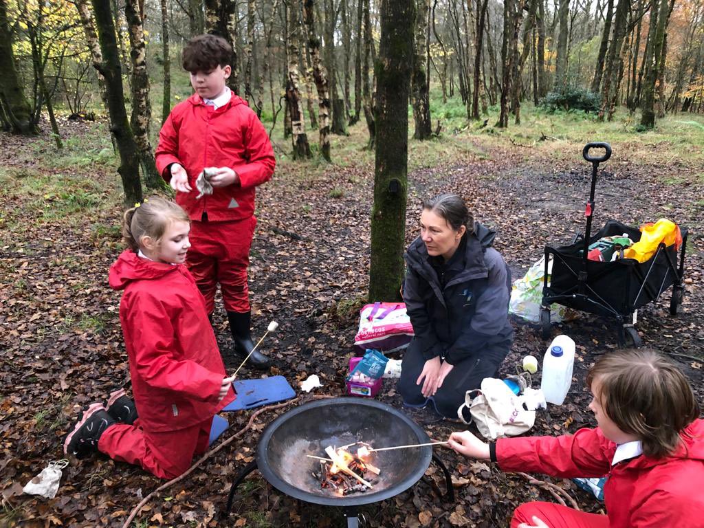 TheHiveStBen's tweet photo. @StBenedictsPS @GlasgowNurture afternoon group sessions with Clare from @TCV and Seven Lochs Partnership🌳🌿 creating fire 🔥 https://t.co/183vSkALXq