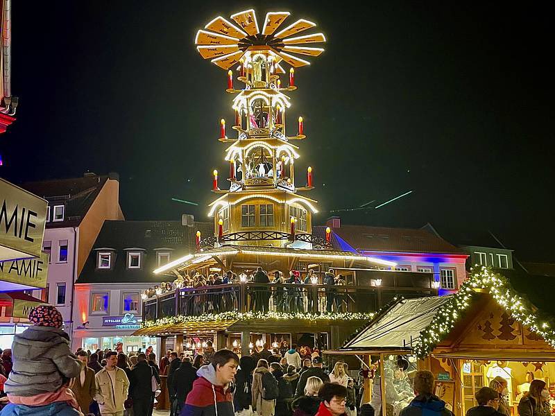 OWL🦉Plebs aufgepasst☝️
Das Dezember Meetup findet dieses Jahr auf dem Bielefelder Weihnachtsmarkt statt🎅🎄Start: Sonntag, 18. Dezember - 18:00 🕕 an der Weihnachtspyramide am Jahnplatz👇#Bitcoin  #EINUNDZWANZIG