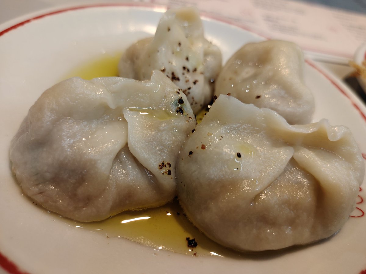 納餃もしていきますっ
入ったら因幡組らしき人たちがカウンターに一人でいて安心感あったっ #因幡はねるとななしふぇす 