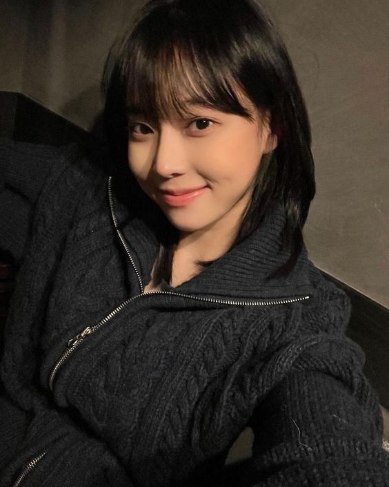 aewintho's tweet photo. hii gue naviera windiy. gue newbie, like/rt for #moots and dm for fambest. lets be friend guys!

@LpmRoleplayer #roleplayerindonesia #roleplayeraccount #roleplayer https://t.co/2TQhfYV57p