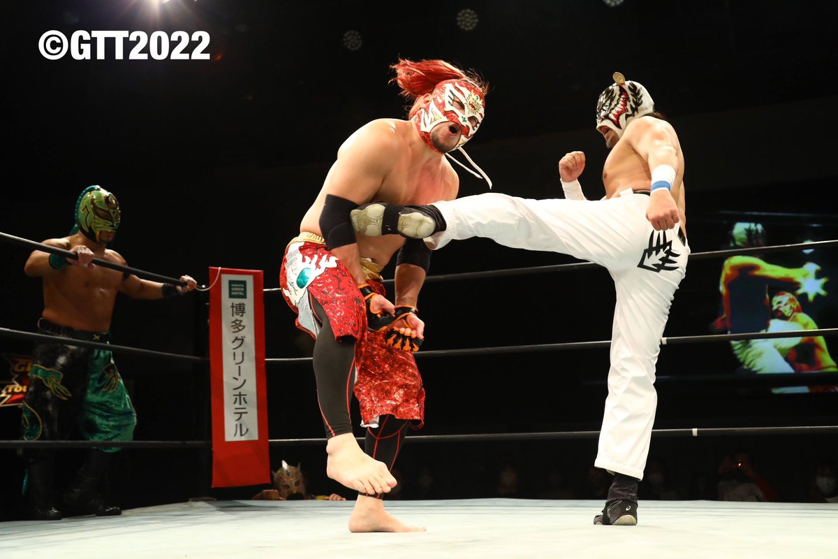 GLOCALTAG2022's tweet photo. 12.3『全国プロレス選手権大会 グローカル・タッグトーナメント2022』決勝戦
アクロス福岡大会・試合結果

＜第一試合＞トーナメント準決勝

ウルトラソーキ ＆ 首里ジョー✕
(9分41���　※ドルフィンマジック→片エビ固め)
○HUB ＆ タイガースマスク

#GTT2022 https://t.co/NtJ3O5vvTp