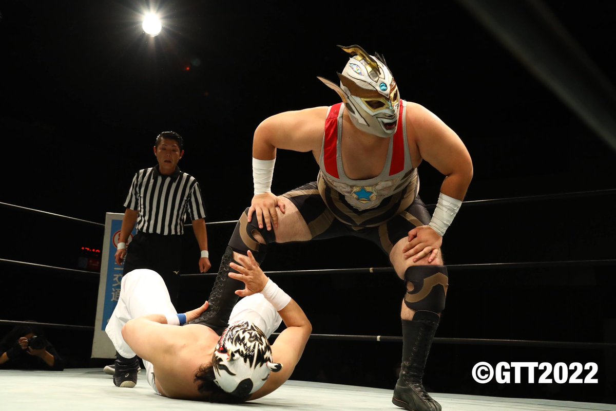 GLOCALTAG2022's tweet photo. 12.3『全国プロレス選手権大会 グローカル・タッグトーナメント2022』決勝戦
アクロス福岡大会・試合結果

＜第一試合＞トーナメント準決勝

ウルトラソーキ ＆ 首里ジョー✕
(9分41���　※ドルフィンマジック→片エビ固め)
○HUB ＆ タイガースマスク

#GTT2022 https://t.co/NtJ3O5vvTp