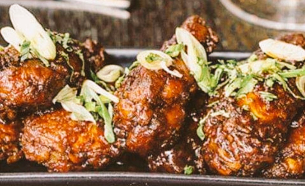 LmarieAsad's tweet photo. My first trip to Europe, was for the @PBCFoundation volunteer conference. If you're #VisitingScotland check out #BreadStreet by @GordonRamsay. The chicken wings and ginger 🍸 were amazing. @PBCRobert
#ForeverEdinburgh 🍽
#PBCpeople
#UK 🇬🇧 https://t.co/OOCVEcscMp