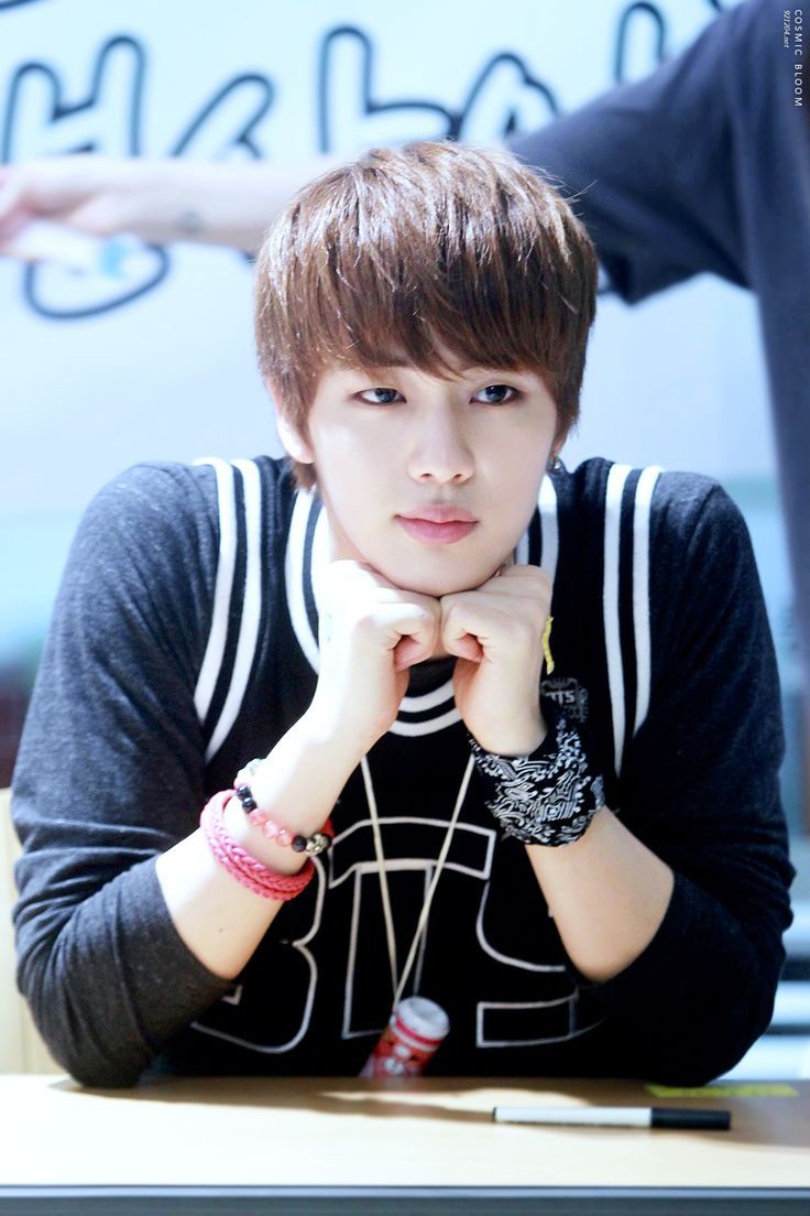 bts_threads2's tweet photo. #Jin Hyung with his members ( pre debut)

An adorable thread ~ https://t.co/yQG3J2h3xj