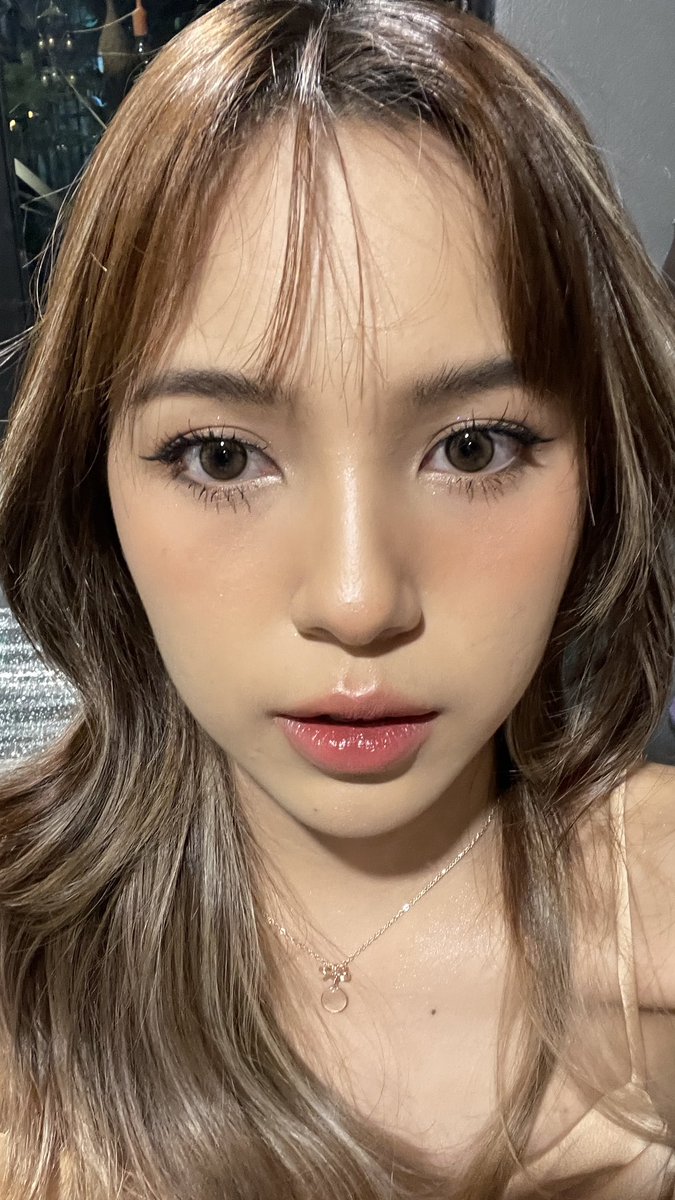 jummbo_'s tweet photo. เสริพเมคอัพไปงานแต่งวันนี้ ✨ อยากมาทำฮาวทูด้วยเหมือนกันแต่งวันนี้นีบมากกต้องแต่งมห้เพื่อนนอีกก ติดขนตาแผงใหม่ด้วยย 🥹 https://t.co/nRGYjyx3jq