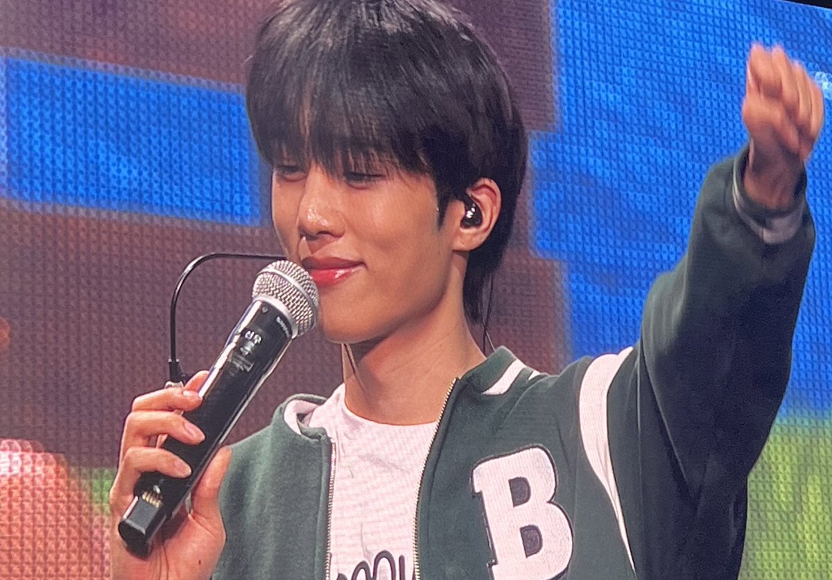 swlovezone's tweet photo. you will forever be my favorite soul in this world.. i love u big time &amp; long time. MY BEST GUYYY MY SUNWOO https://t.co/oF9JU01puH