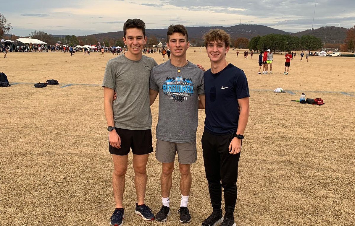 creekxc's tweet photo. It is Race Day at Garmin RunningLane XC Championships! Brandon Burkett runs at 9:30. @tyler_fecher 11:30. @NateMassie3 12:30 and CREEK XC women at 1:05. Live results https://t.co/JRMTS7GVan https://t.co/X2U9Z3FRtn