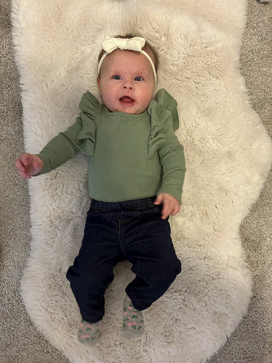 Sammycas18's tweet photo. @RyanQualtrics Baby needs to see her first jazz game! https://t.co/cpR12CDb3g