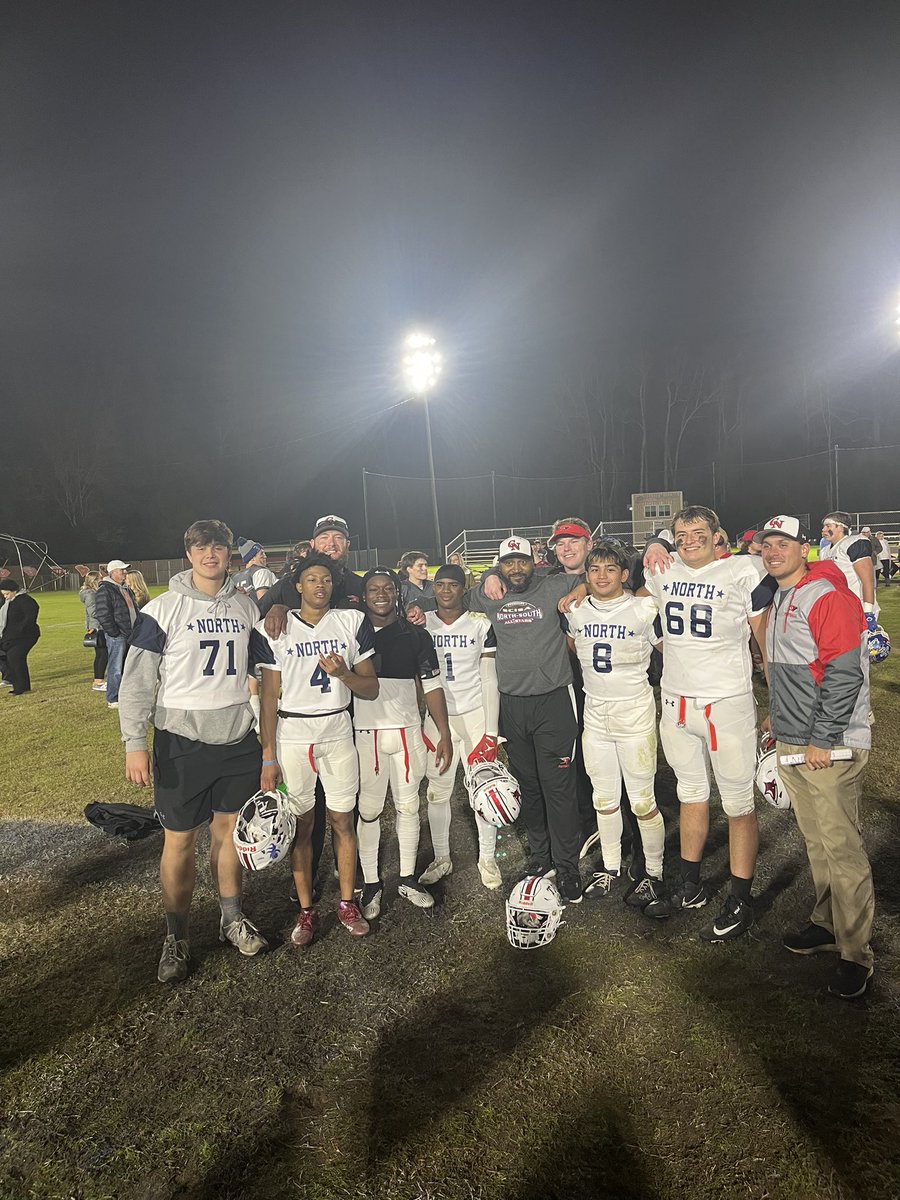 CNathletics1's tweet photo. Last night shoutout to the SCISA North 🏈 and Coach @CoryHelms7251 on picking up the win 37-15! #BackTheBird https://t.co/stMSL73oyt