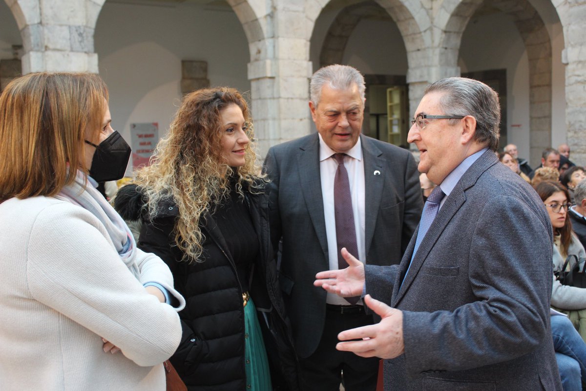 psoesantander's tweet photo. La discapacidad es la capacidad extraordinaria de ser capaz.

Los socialistas seguimos trabajando por hacer de #Santander una ciudad más inclusiva y accesible para todos nuestros vecinos y vecinas. Hoy, con @cermicantabria en el Día Internacional de las Personas con Discapacidad. https://t.co/regaHJT8c2