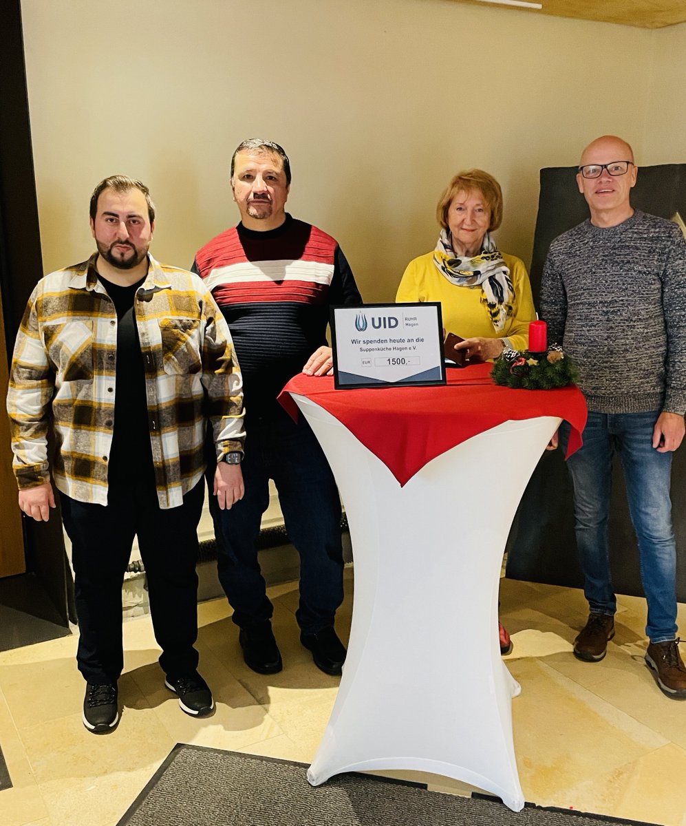 UIDyouthHagen's tweet photo. Im Sommer 2021 war auch die Suppenküche #Hagen e.V. von der #Flutkatastrophe betroffen. Wir als UiD Hagen haben heute die Suppenküche besucht und 1500 Euro #Spende übergeben. https://t.co/xeMMEyQ6sC
