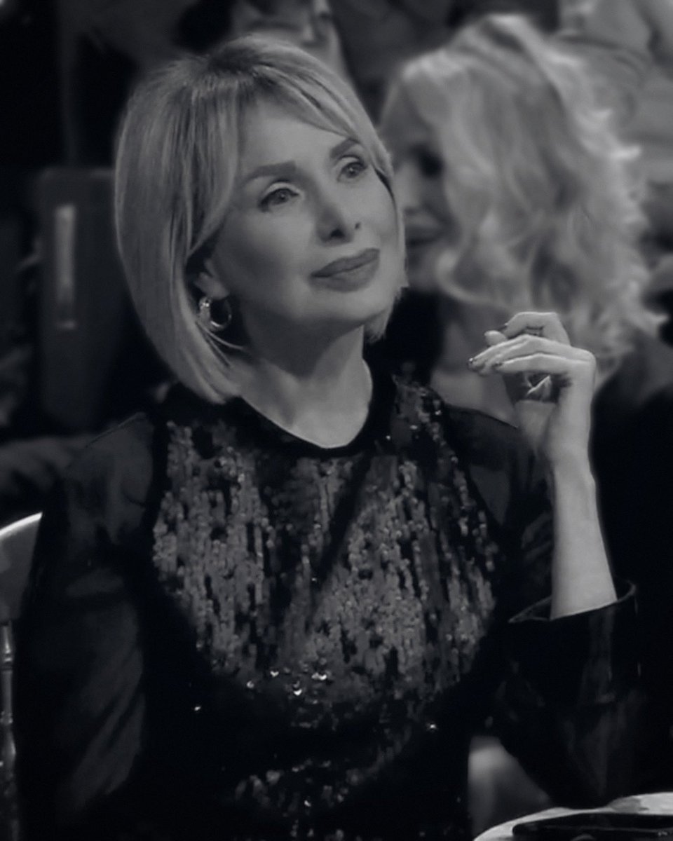 FlaviMarta's tweet photo. In bianco e nero, ma con lo sguardo a colori pensando alla prossima puntata di @Ballando_Rai, nella quale tornerò in pista confidando nel ripescaggio!
17 dicembre: non mancate, ho bisogno del vostro sostegno! 🙏🏼💗

#MartaFlavi #BallandoConLeStelle #Rai1 @RaiUno https://t.co/yZ9rnJFiNK