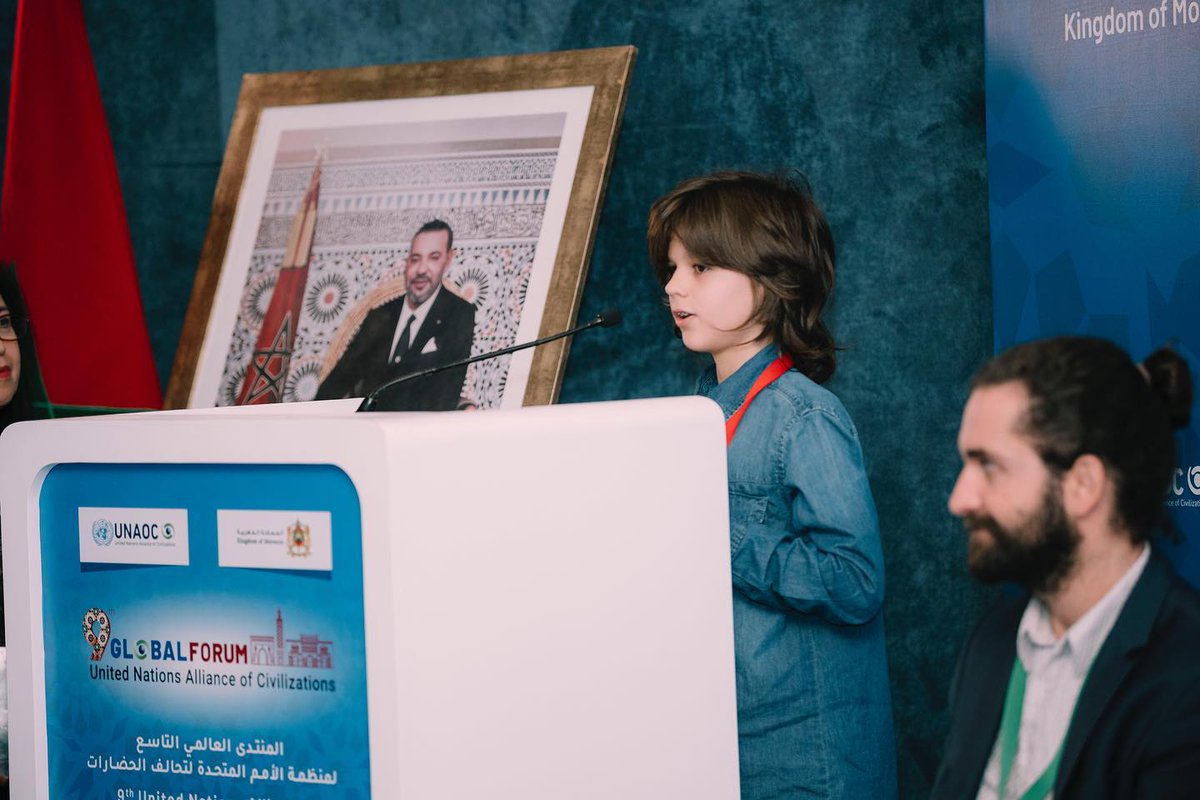 tallertelekids's tweet photo. Thank you @Pluralplus @UNAOC @UNmigration 💖Ariel de 11 años recibe el premio en nombre de su equipo por "Aventura en otros mares" #festivaldecine #pluralplus #migration #peace #TallerTelekids https://t.co/k28o0zV1xa