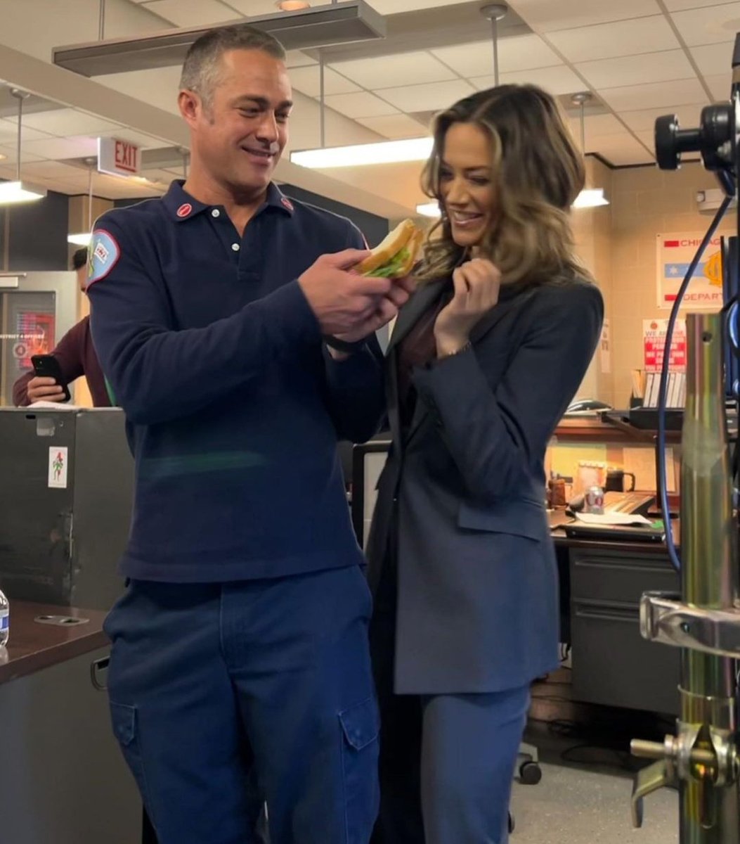 One Chicago Updates On Twitter Instagram Vs Reality So Much Fun one-chicago-updates-on-twitter-instagram-vs-reality-so-much-fun